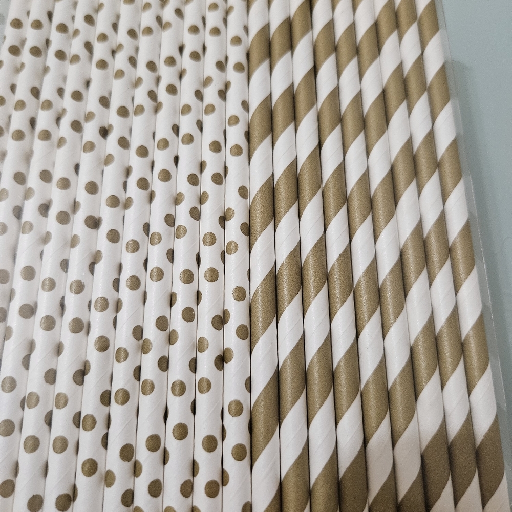 Gold Paper Straws (100 count) - Picture 2 of 6